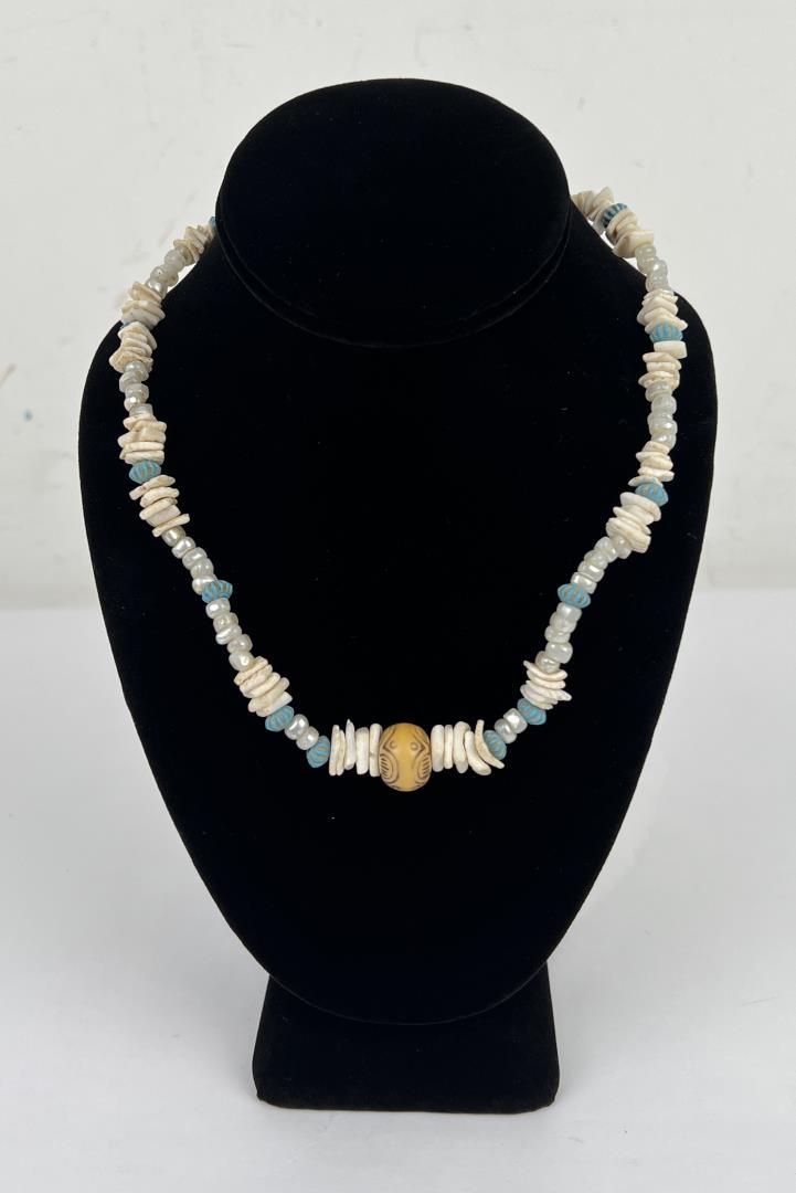 Pacific Islander Shell Necklace (1 of 5)