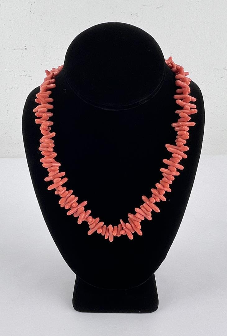 Chinese Branch Coral Necklace: Nice necklace.