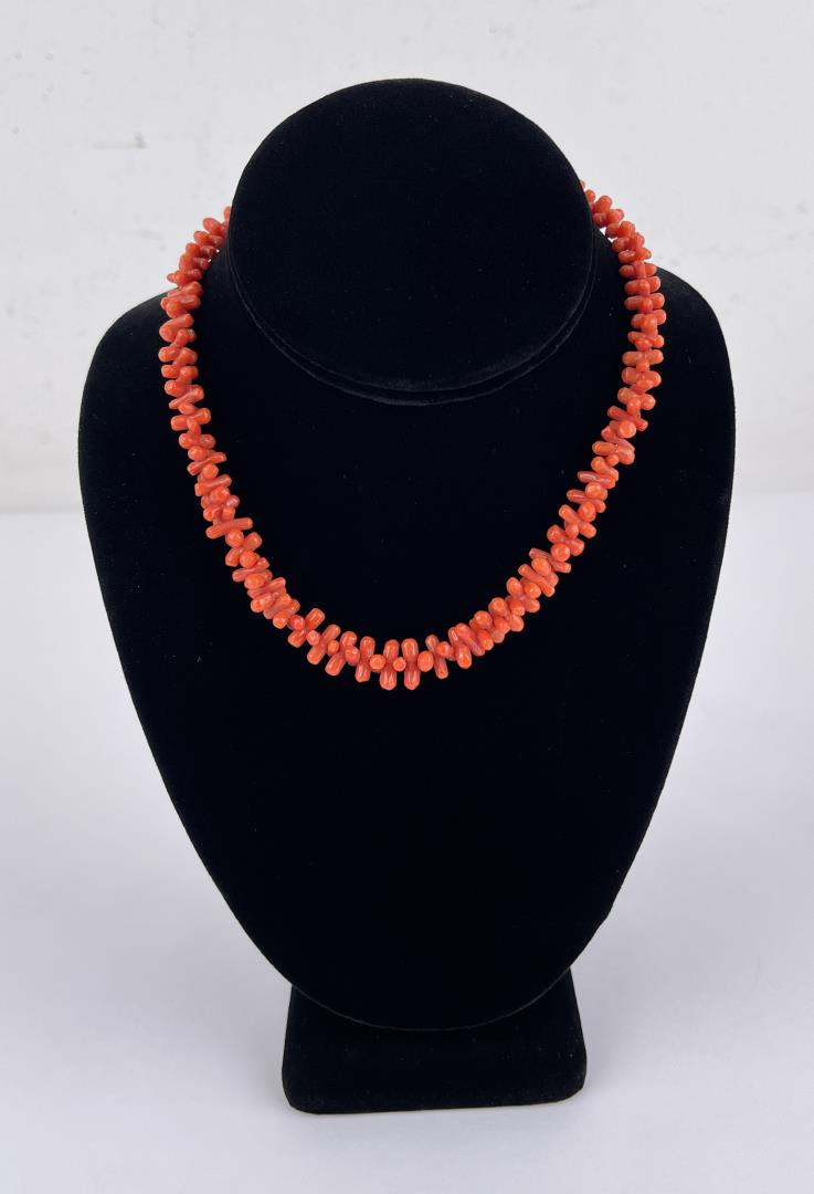 Chinese Branch Coral Necklace: Nice necklace.