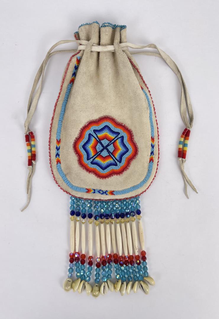 Plains Native American Indian Beaded Bag (1 of 4)