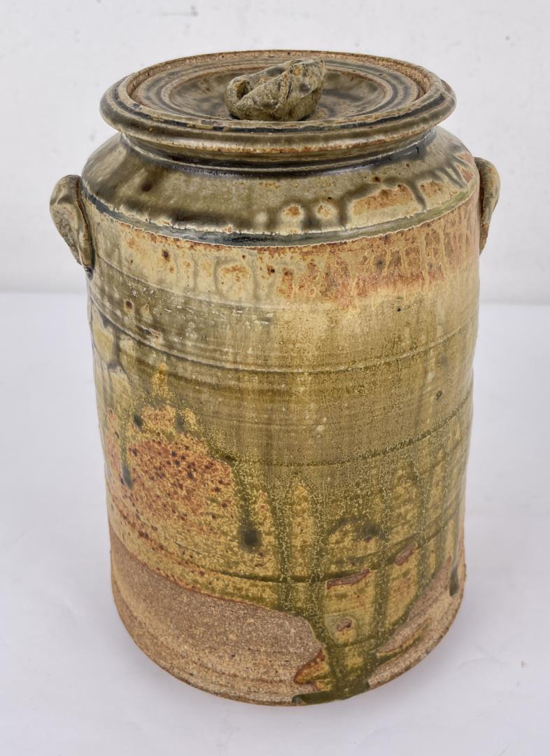 David Shaner Montana Studio Pottery Jar: Nice lidded Jar. 10 1/2" tall. Signed Shaner on base as shown. No chips or cracks