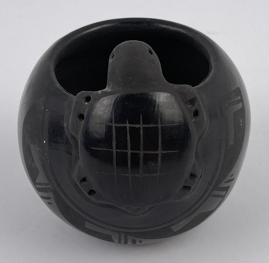 Santa Clara Pueblo Indian Pottery Vase Pot (1 of 7)