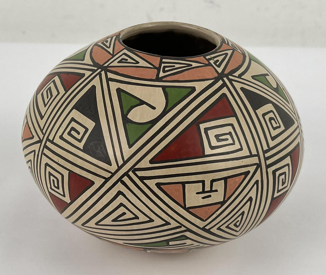 Mata Ortiz Pottery Pot Vase Juan Mora (1 of 9)