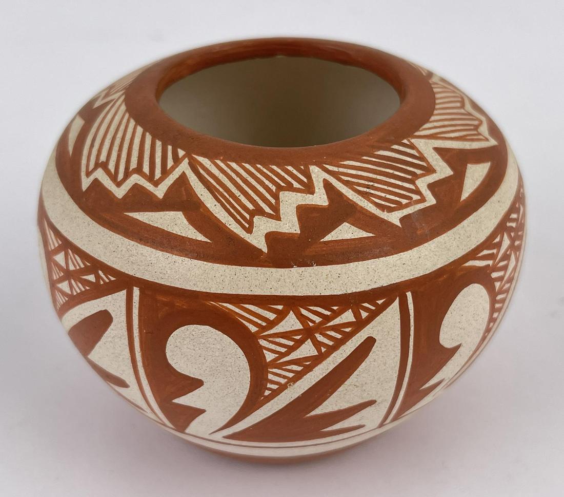 Jemez Pueblo Indian Pottery Bowl Vase Pot (1 of 4)