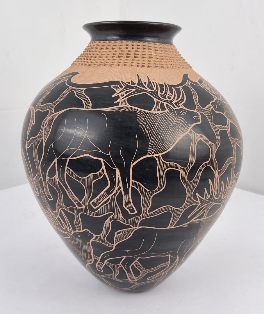 Mata Ortiz Pottery Pot Vase Lupe Soto (1 of 4)