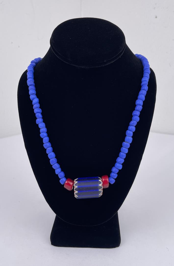 Native American Indian Chevron Trade Bead Necklace (1 of 5)