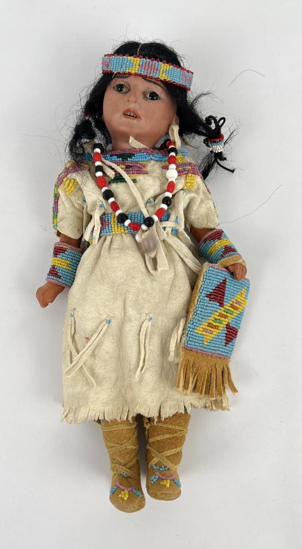 Antique Native American Indian Beaded Doll (1 of 4)