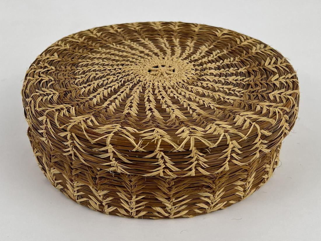 Native American Indian Pine Needle Basket (1 of 5)