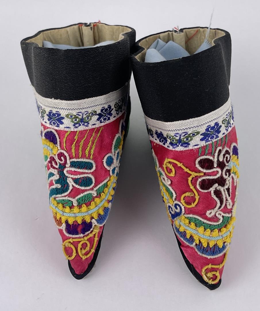 Antique Chinese Silk Lotus Bound Feet Shoes: Nice set. 4 1/4" long.
