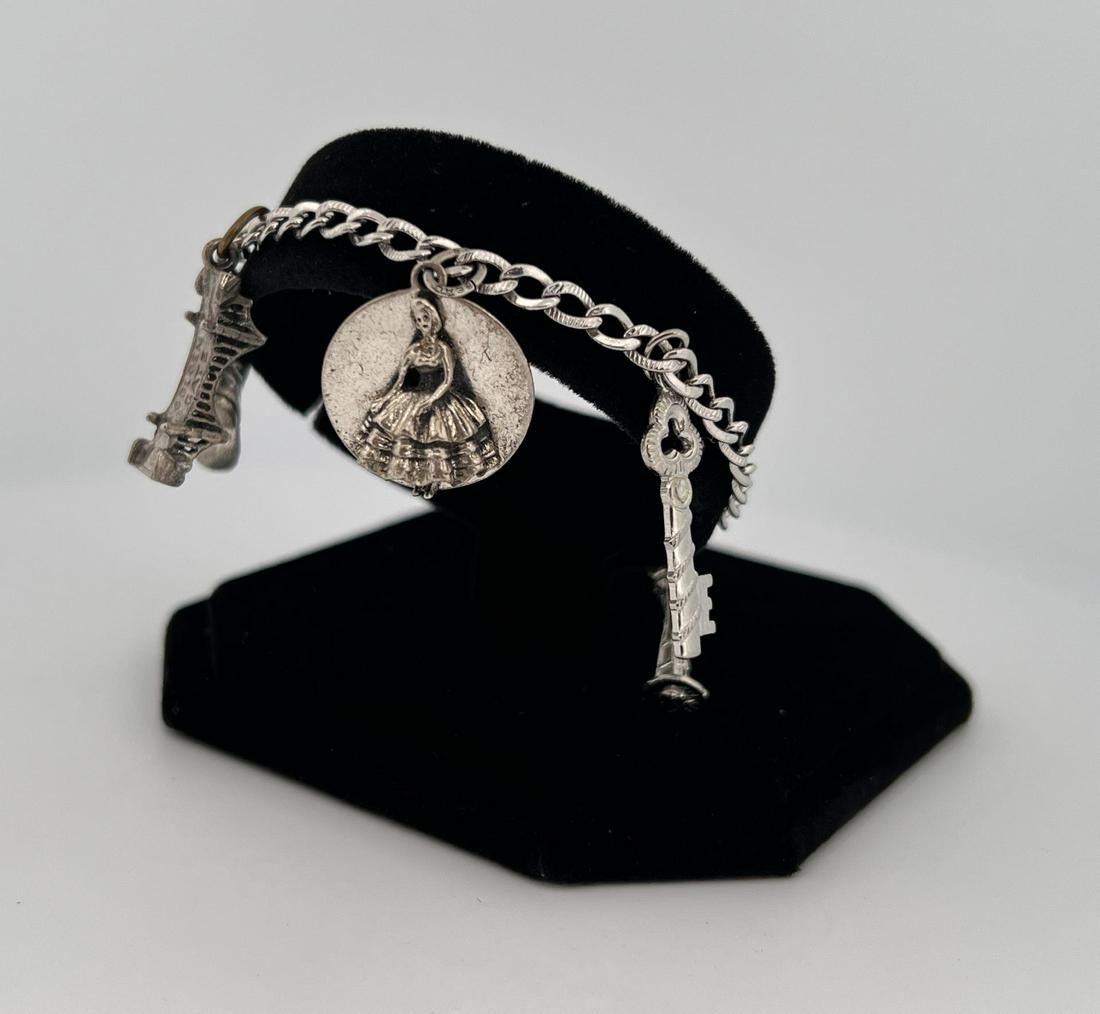Sterling Silver Charm Bracelet: Nice bracelet