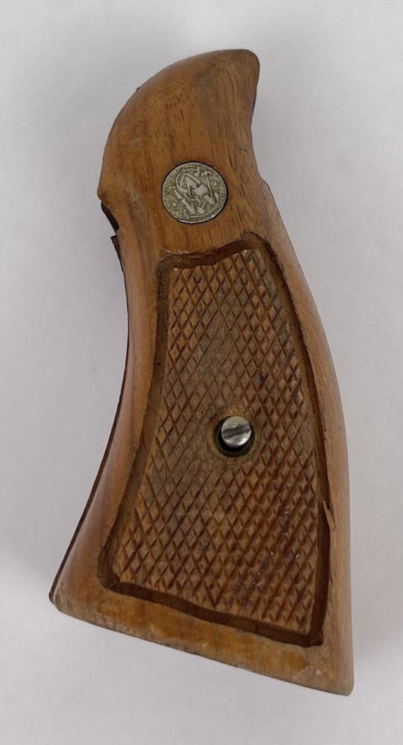 Smith and Wesson K Frame Pistol Grips: Nice set of magna grips