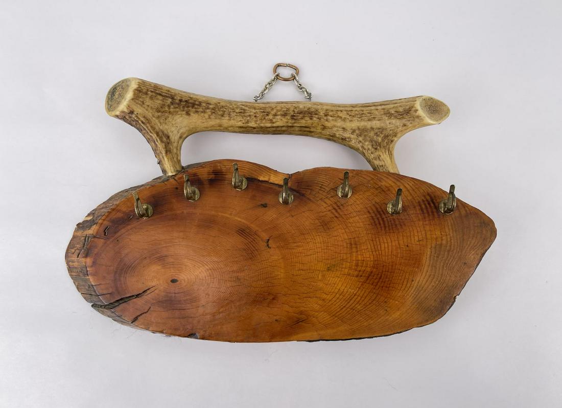 Montana Elk Horn Key Rack: Nice older custom made piece. 11 3/4" long, 8 3/4" tall.