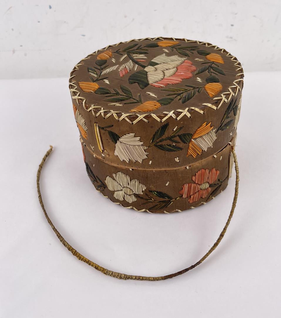 Antique Ojibwe Indian Birch Bark Quilled Box: Beautiful old box. Appears to have been used as a handbag. Signed by artist inside as shown. 6 1/4" diameter, 4 3/8" tall.