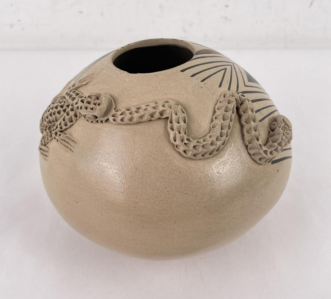 Quezada Rattlesnake Mata Ortiz Pottery Vase Pot (1 of 5)