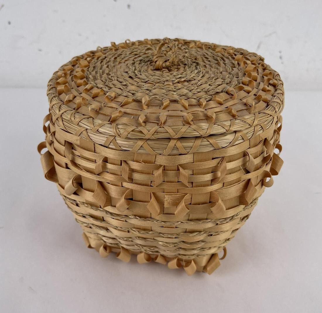 Angela Barnes Passamaquoddy Indian Basket: 6 3/8" tall, 7 1/4" diameter. Allard Auction Collection Inv: JLF 39220