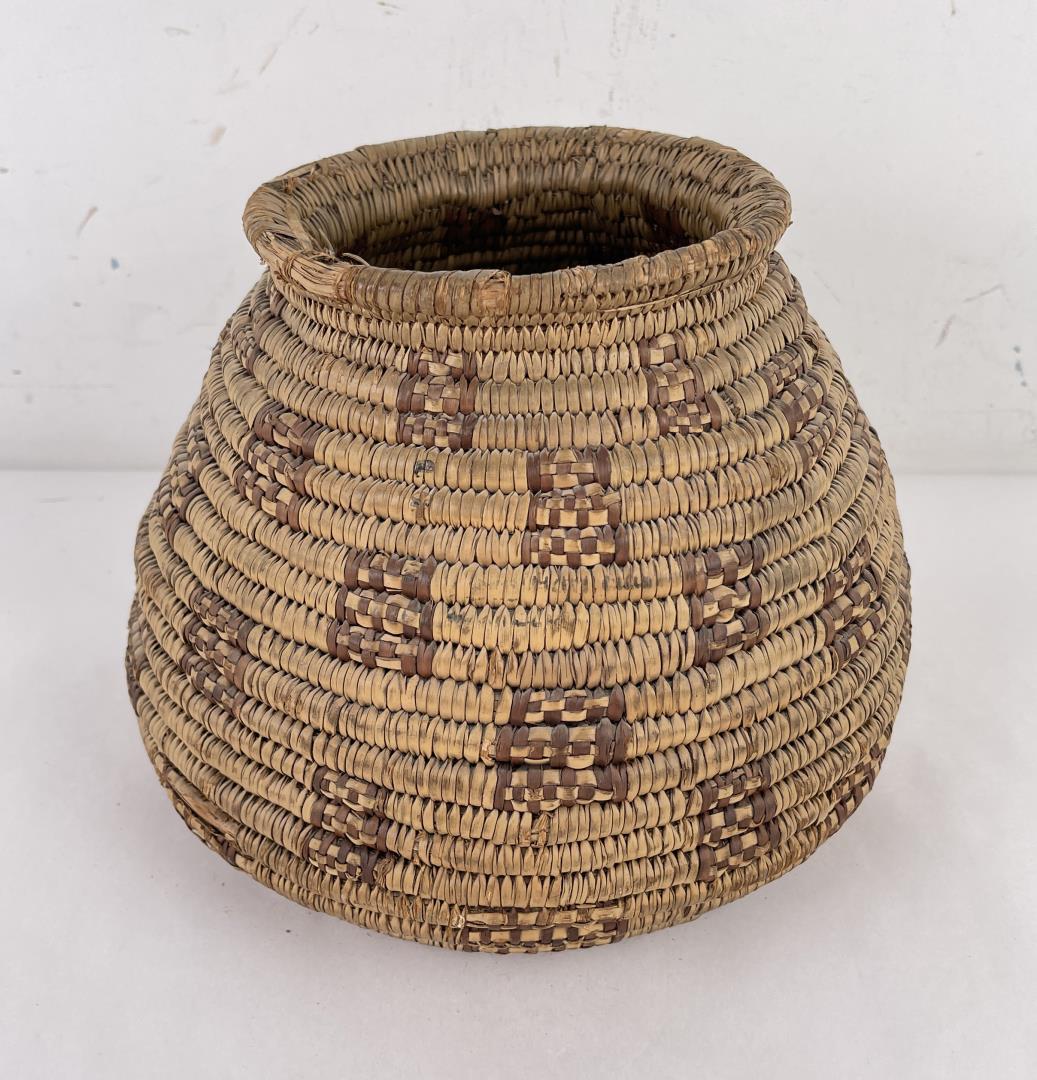 Salish Thompson River Indian Basket (1 of 6)