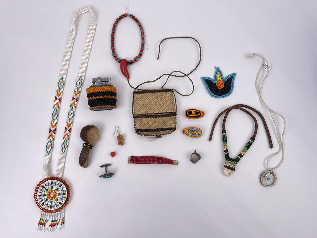 African and Native American beaded Items (1 of 6)