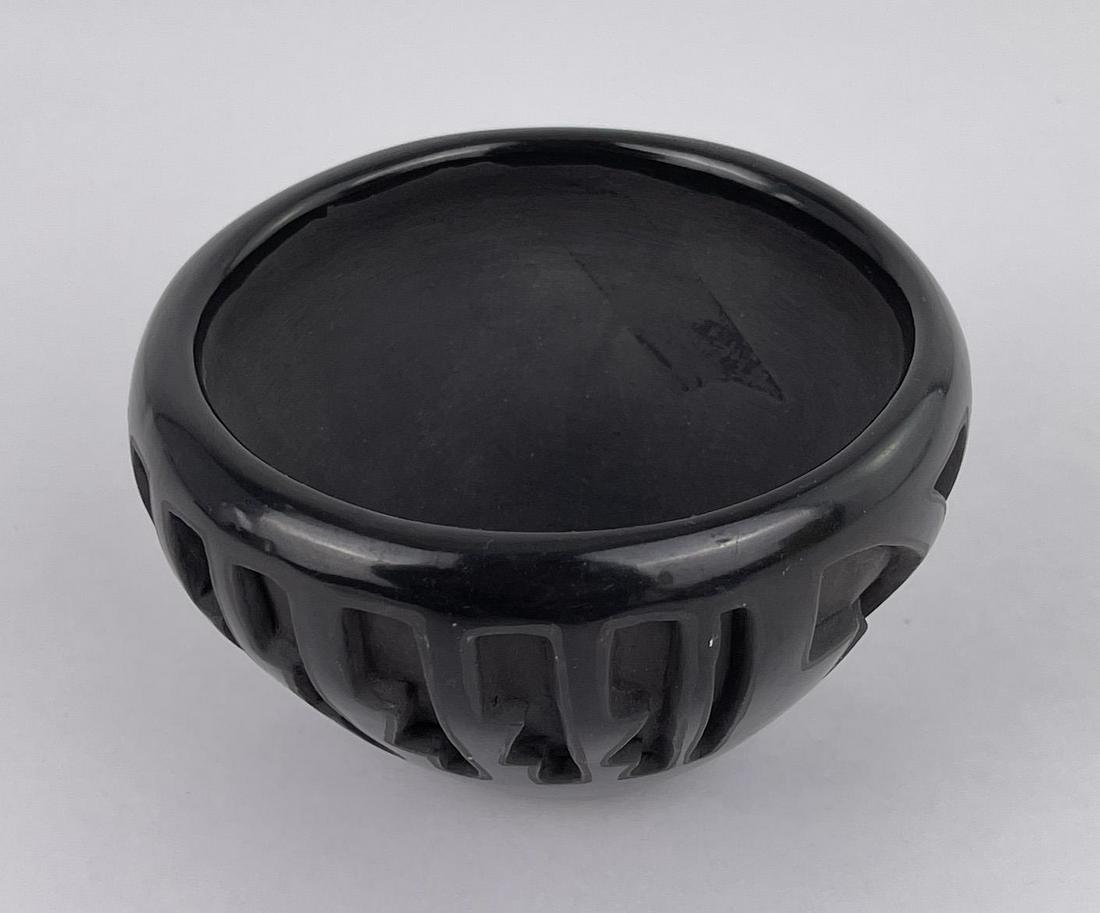 Teresa Gutierrez Santa Clara Pueblo Indian Pot (1 of 5)