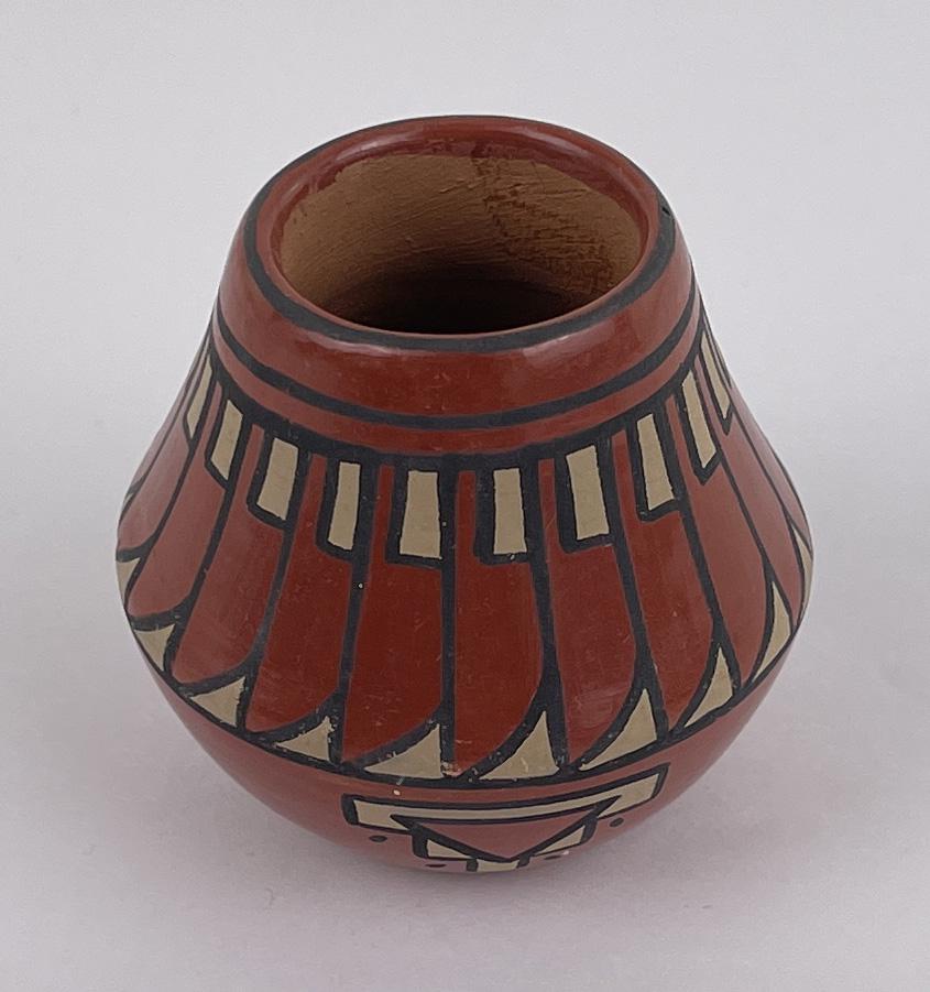 Minnie Vigil Santa Clara Pueblo Indian Pot (1 of 5)