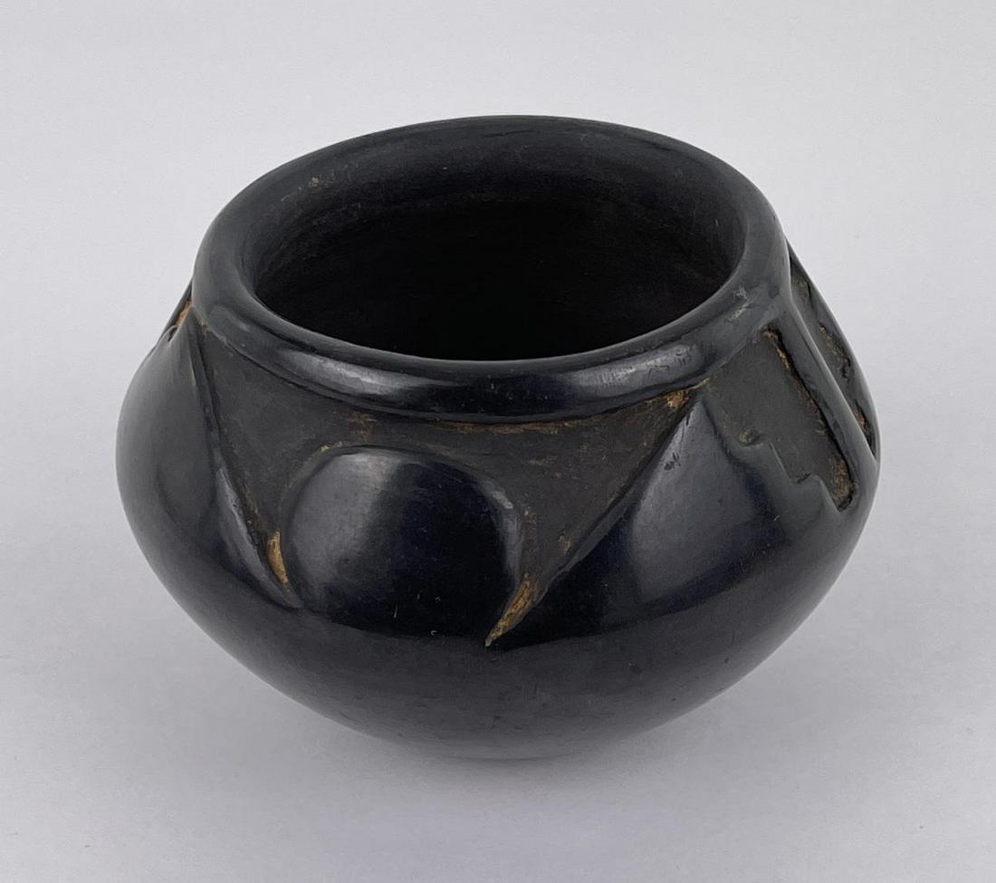 Rosalie Tafoya Santa Clara Pueblo Indian Pot (1 of 5)