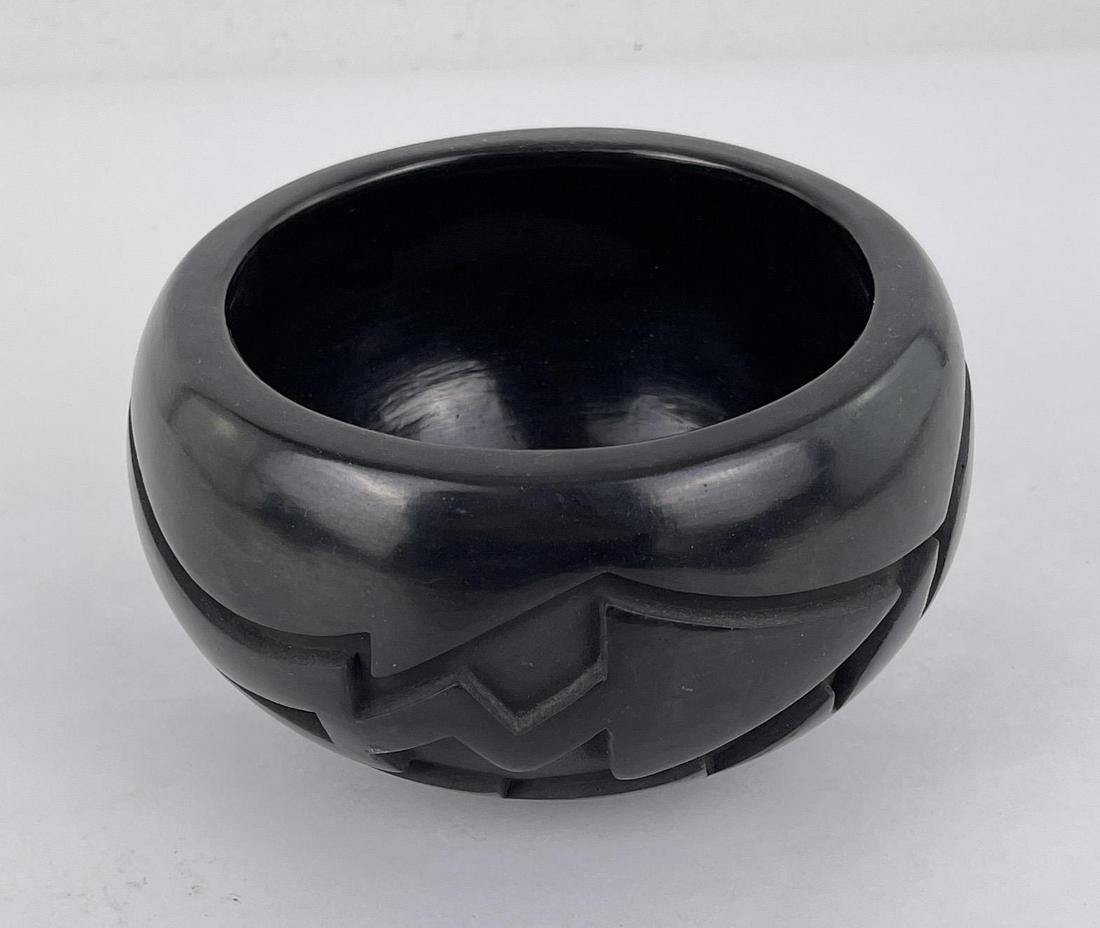 Sherry Tafoya Santa Clara Pueblo Indian Pot (1 of 5)