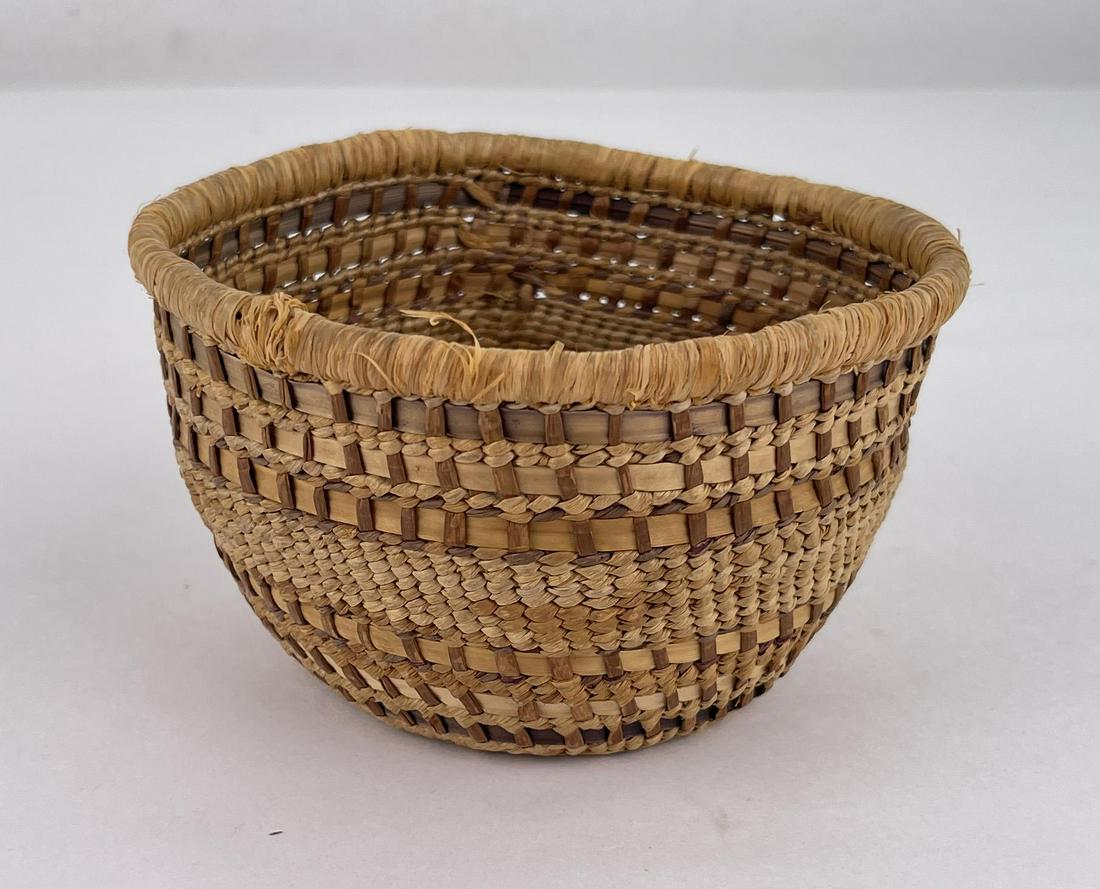 Makah Northwest Coast Native American Basket (1 of 5)
