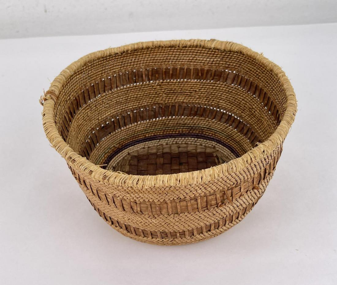 Makah Northwest Coast Native American Basket (1 of 5)