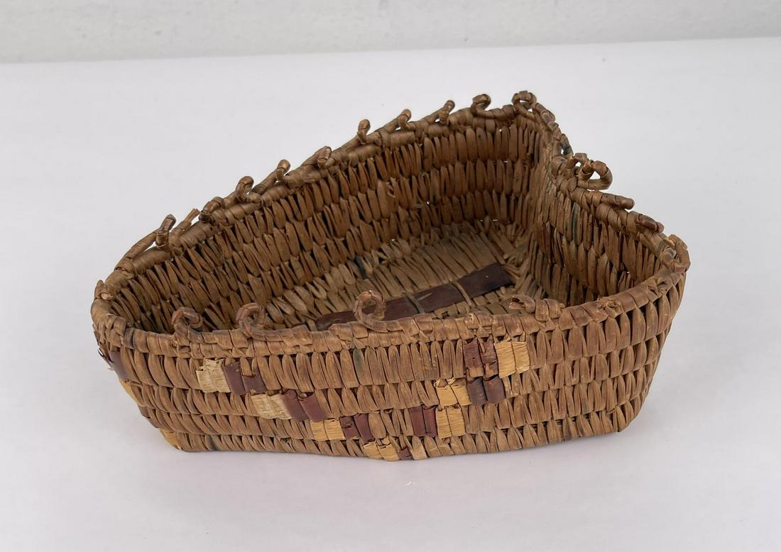 Salish Thompson River Indian Basket (1 of 6)