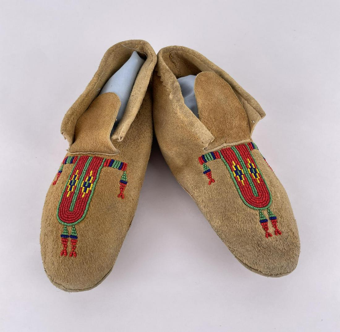 Montana Idaho Native American Indian Moccasins (1 of 6)