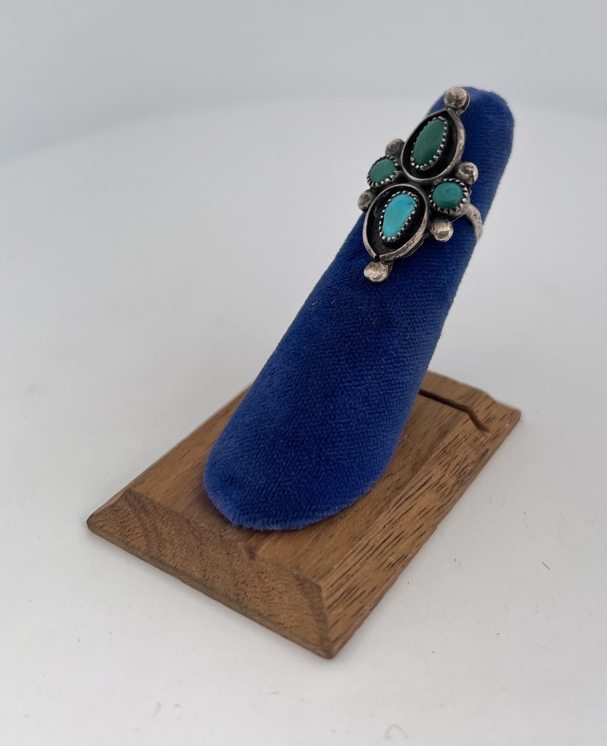Zuni Petit Point Turquoise Sterling Ring (1 of 4)