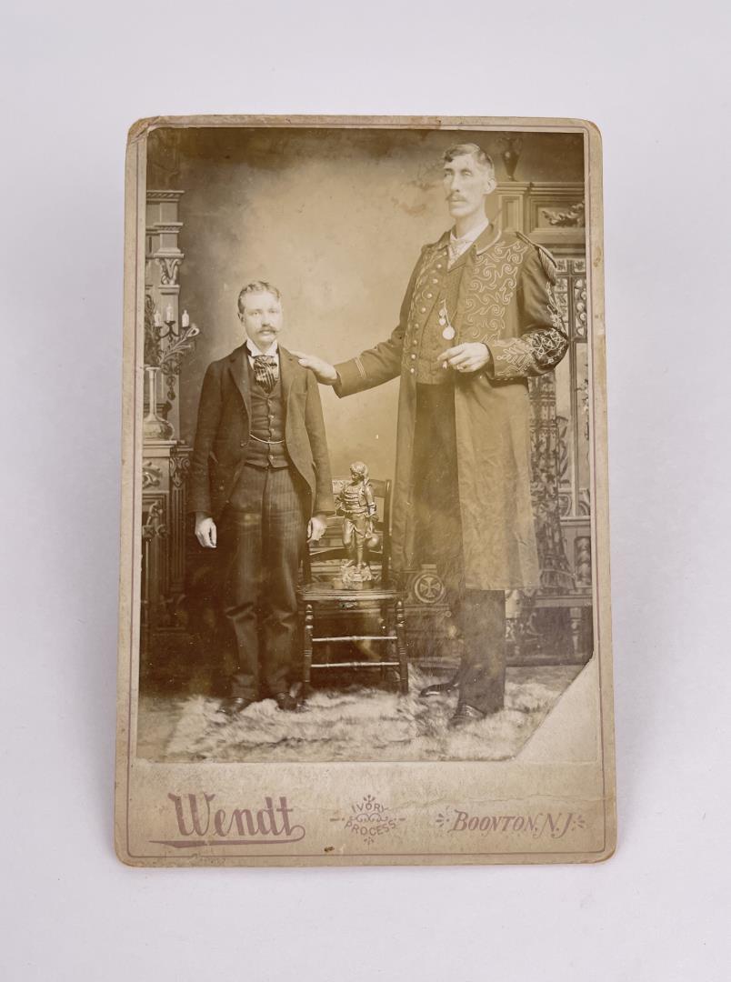 Harry Cooper Yorkshire Giant PT Barnum Photo (1 of 3)