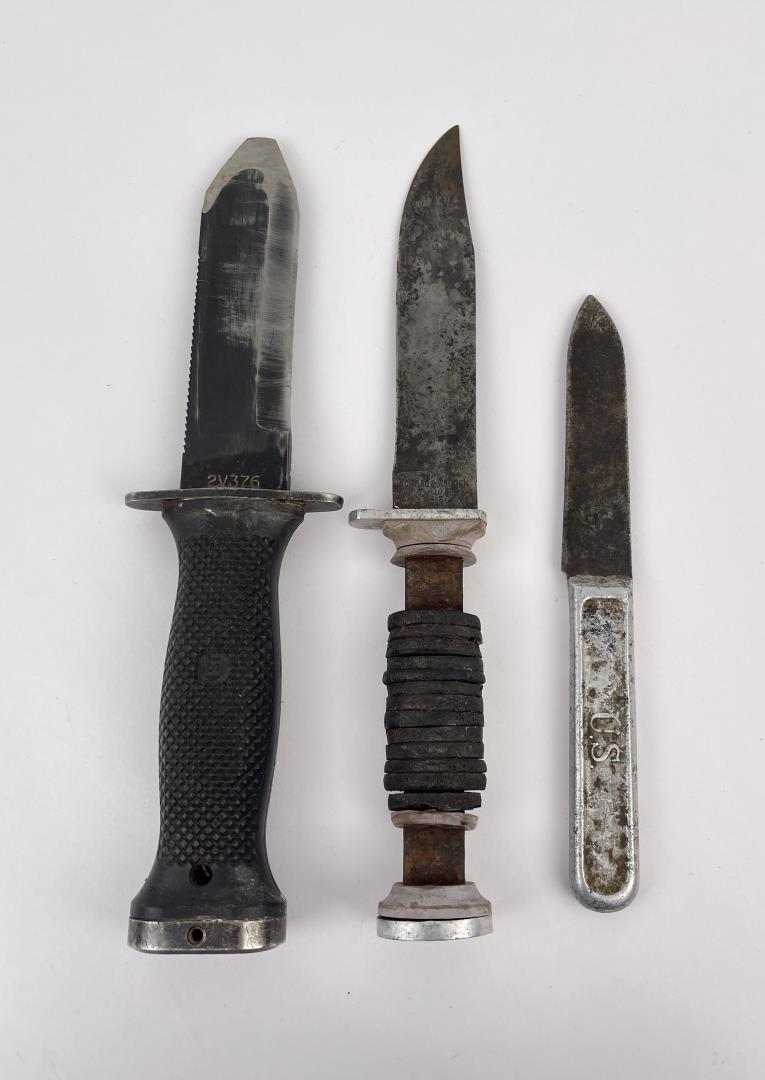 US Military Knives (1 of 8)