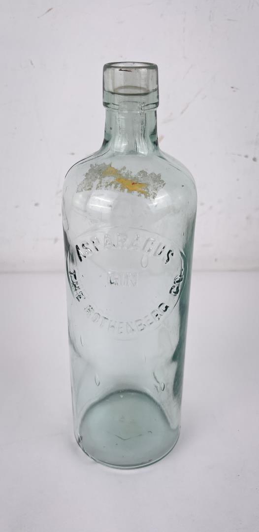 Rothenberg Asparagus Gin Bottle (1 of 6)