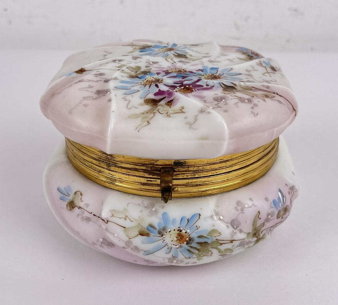 Victorian Wavecrest Glass Dresser Box (1 of 6)