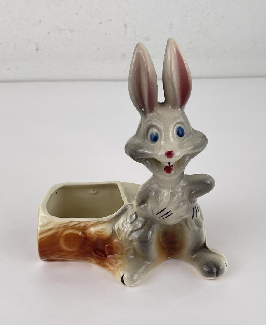 Warner Brothers Bugs Bunny Planter (1 of 7)