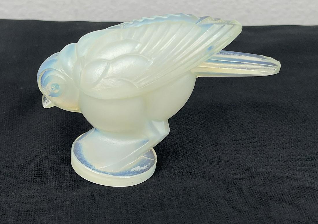 Sabino Art Glass Bird: 2 7/8" tall, 4" long.