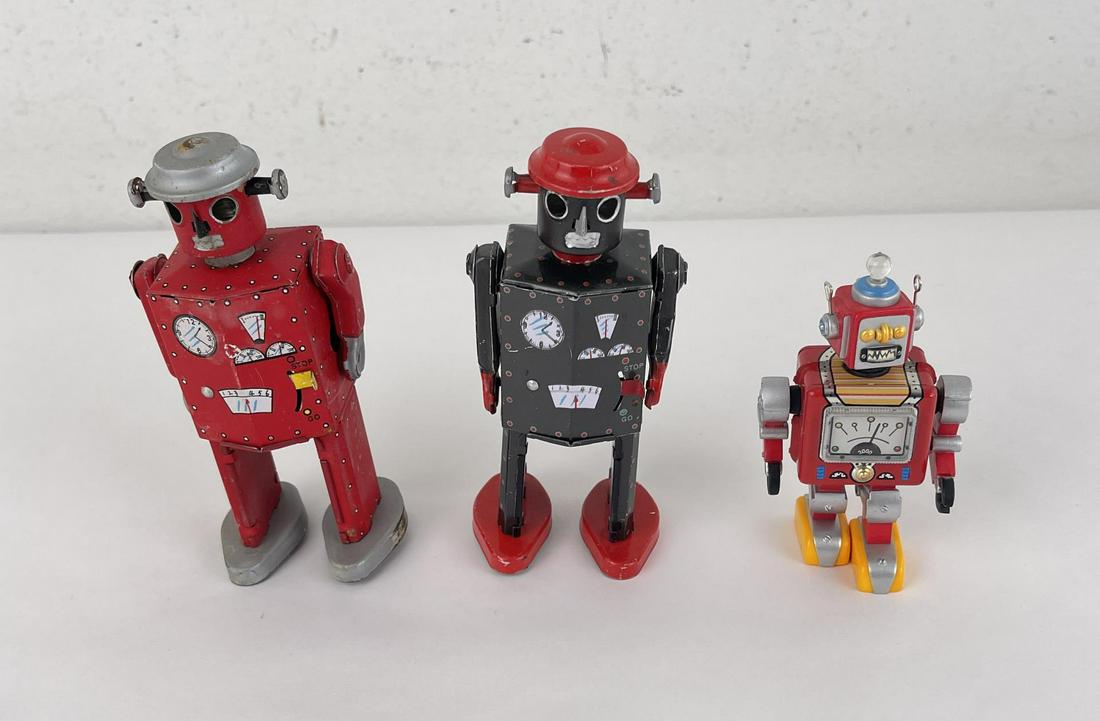 Group of Vintage Tin Toy Robots (1 of 7)