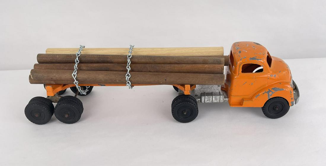Hubley 505 Ford F6 Logging Truck Toy (1 of 8)