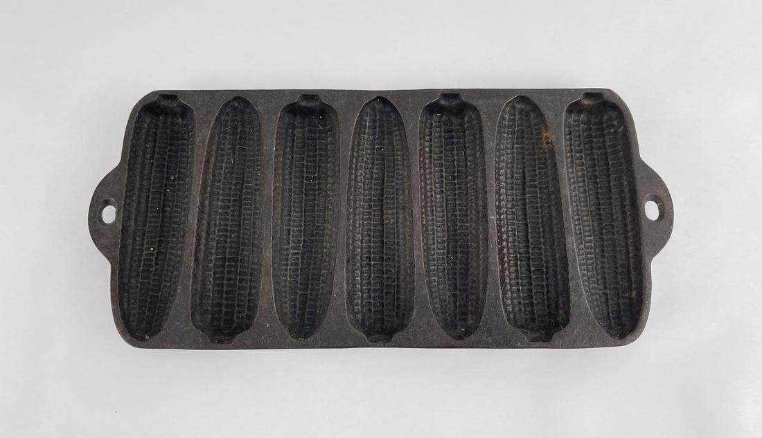 Wagner Junior Krusty Korn Cobs Cast Iron Pan (1 of 3)