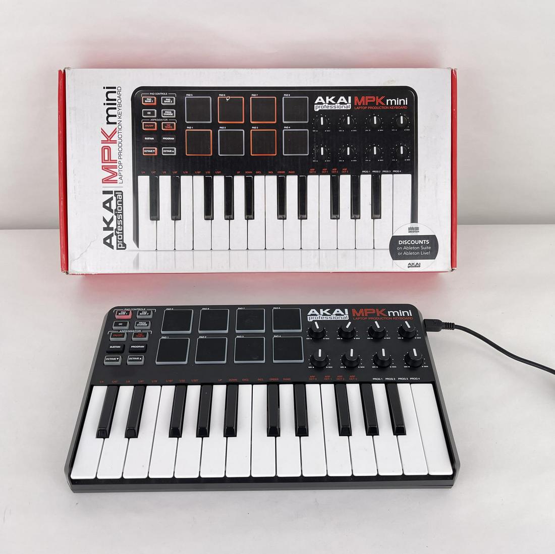Akai Professional MPK Mini Keyboard Controller (1 of 7)
