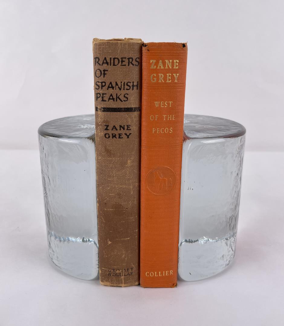 Raiders of Spanish Peaks West of Pecos: Zane Grey.