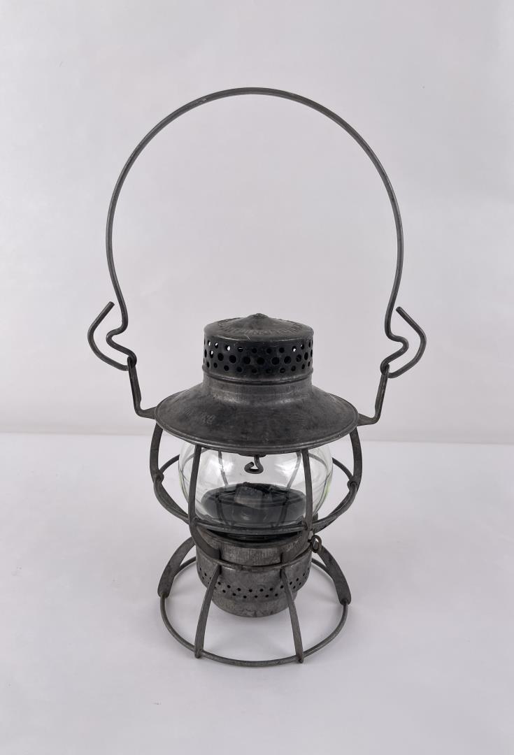 Antique Soo Line Railroad Lantern (1 of 6)