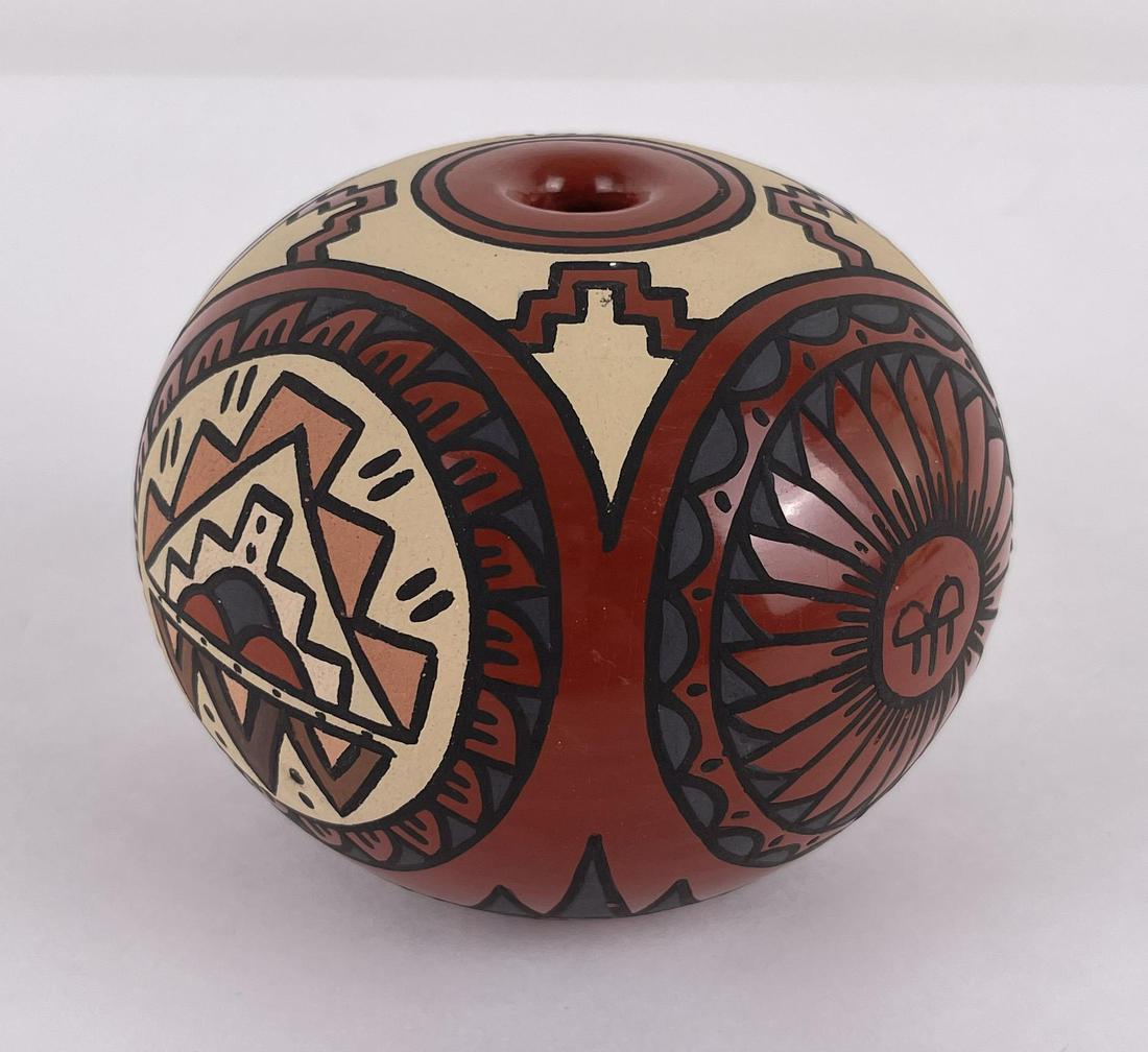 Minnie Vigil Santa Clara Pueblo Indian Pot Vase (1 of 5)
