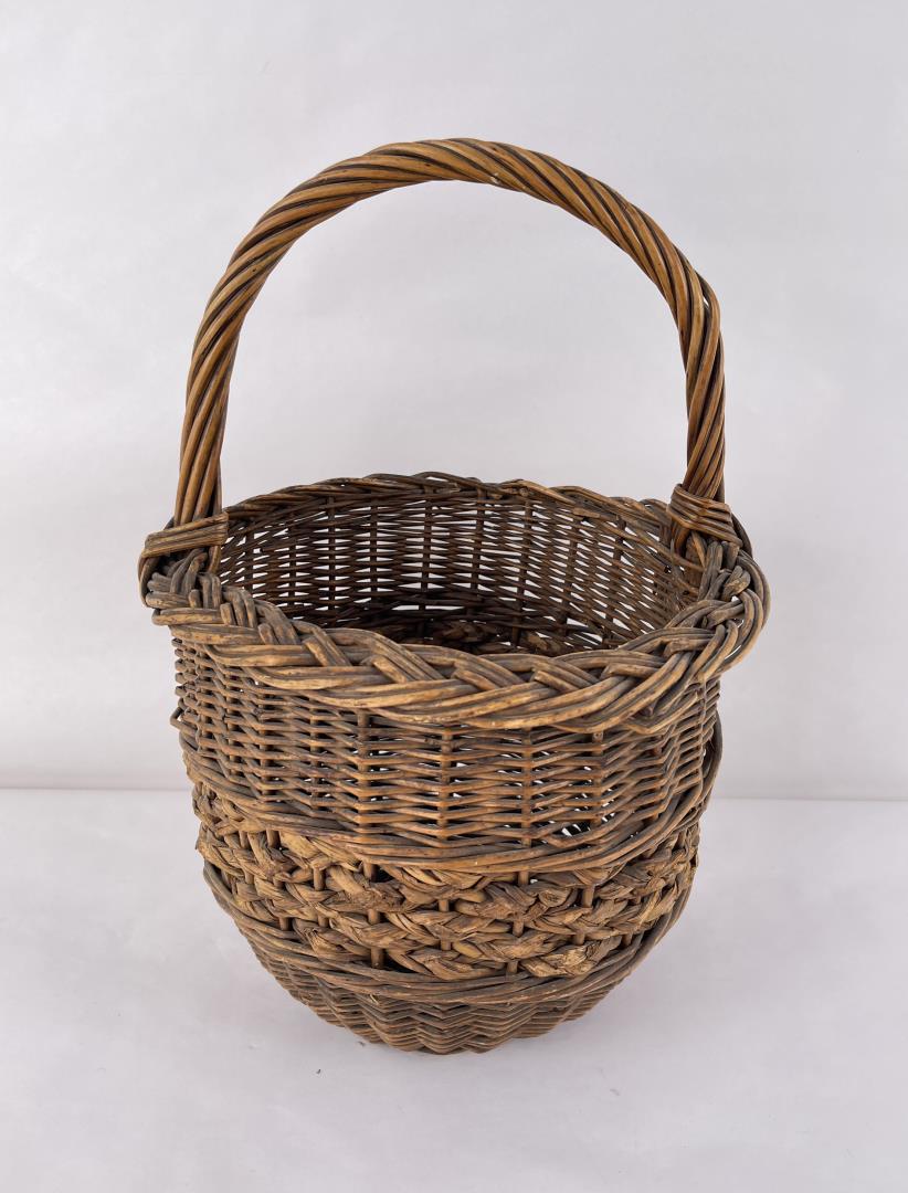 Antique Native American Indian Gathering Basket (1 of 4)