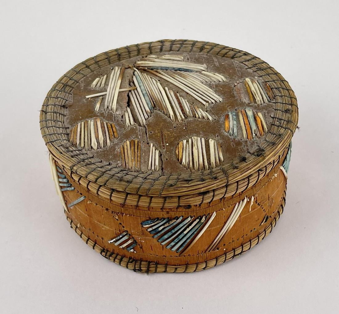 Antique Ojibwe Indian Birch Bark Quilled Box (1 of 6)