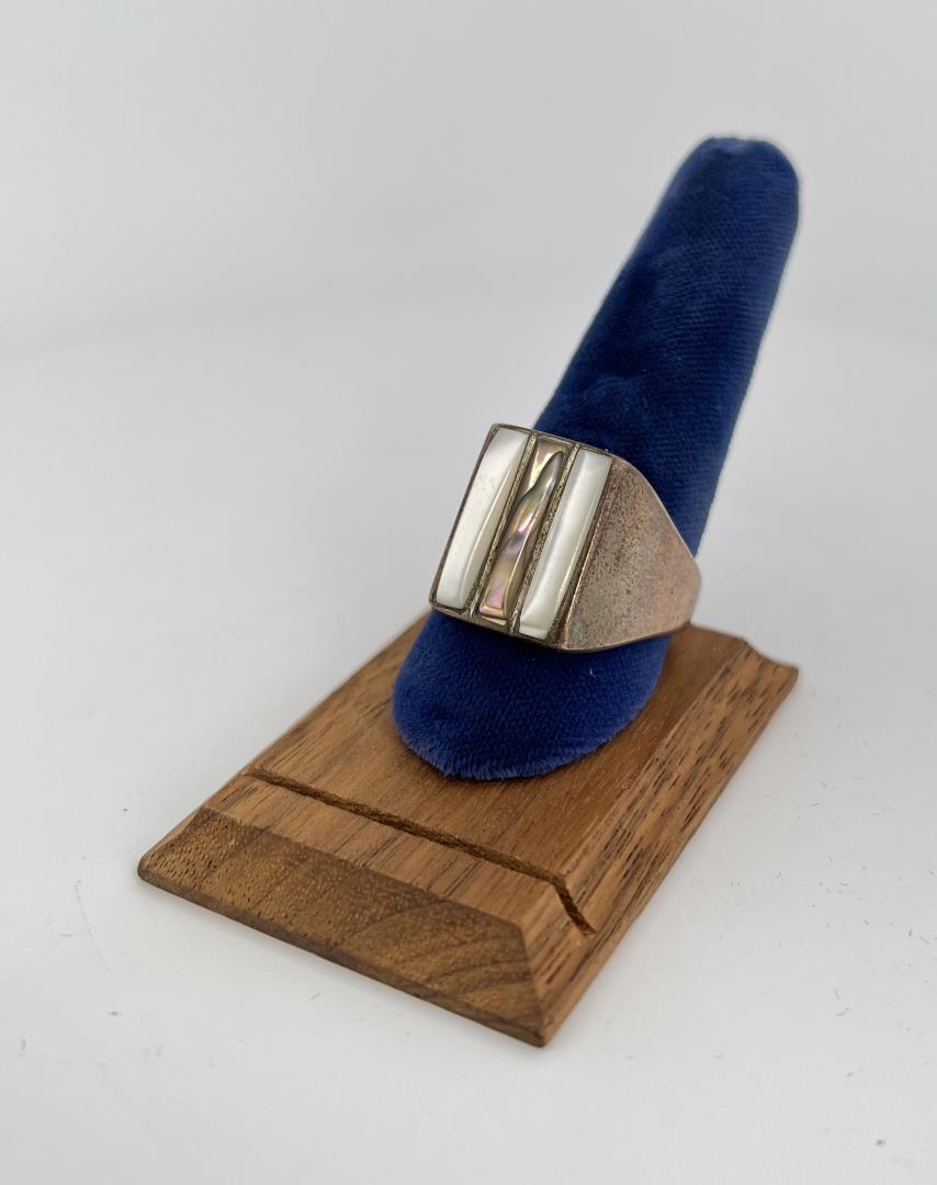 Zuni Inlaid Sterling Silver Ring: Mother of Pearl and Abalone. Size 11