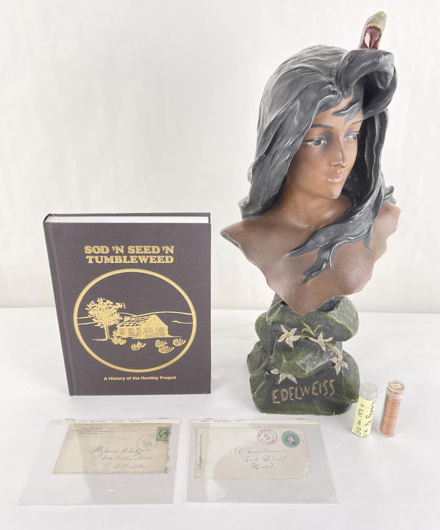 Group of Assorted Collectables (1 of 8)