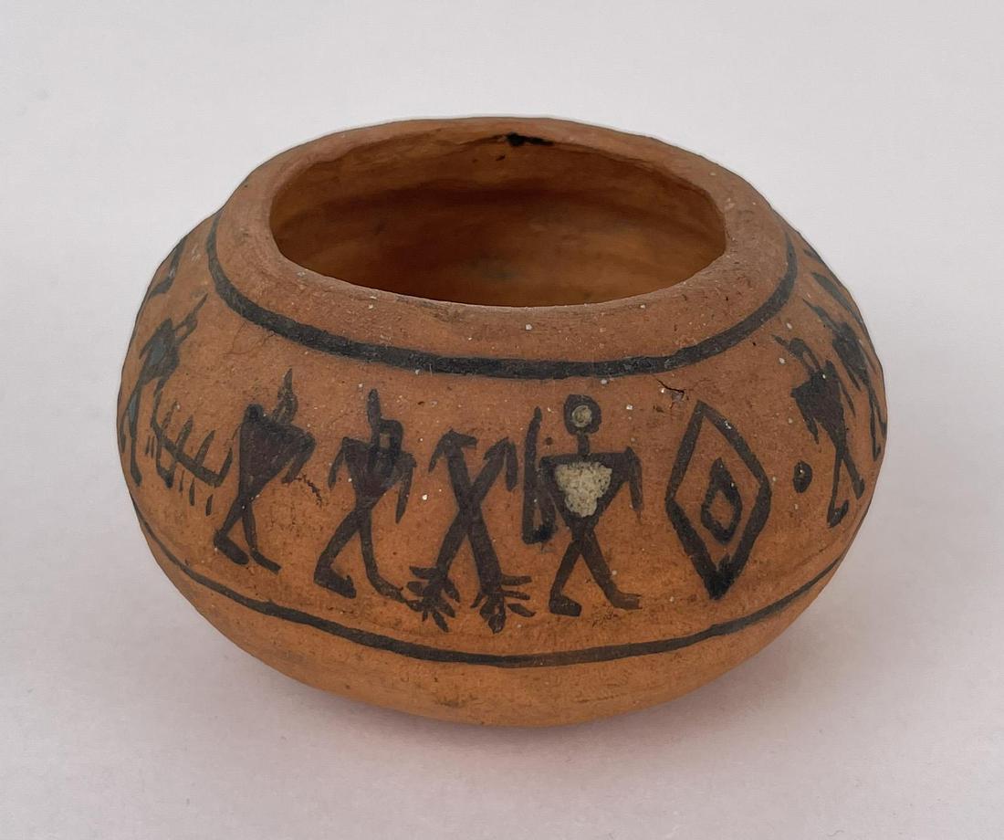 Pamunkey Native American Indian Pot: 3 3/8" diameter, 2" tall.