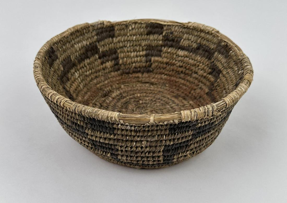 Antique Papago Indian Basket (1 of 5)