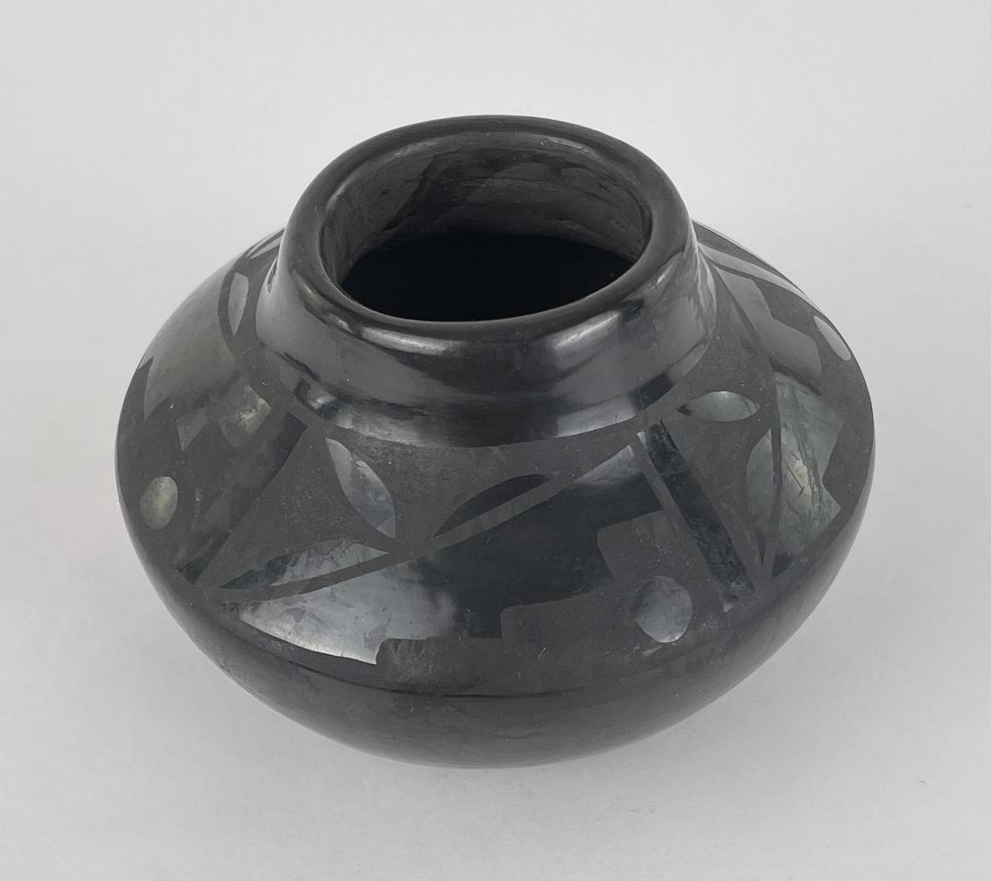 Cresencia Tafoya Santa Clara Pueblo Indian Pot (1 of 4)